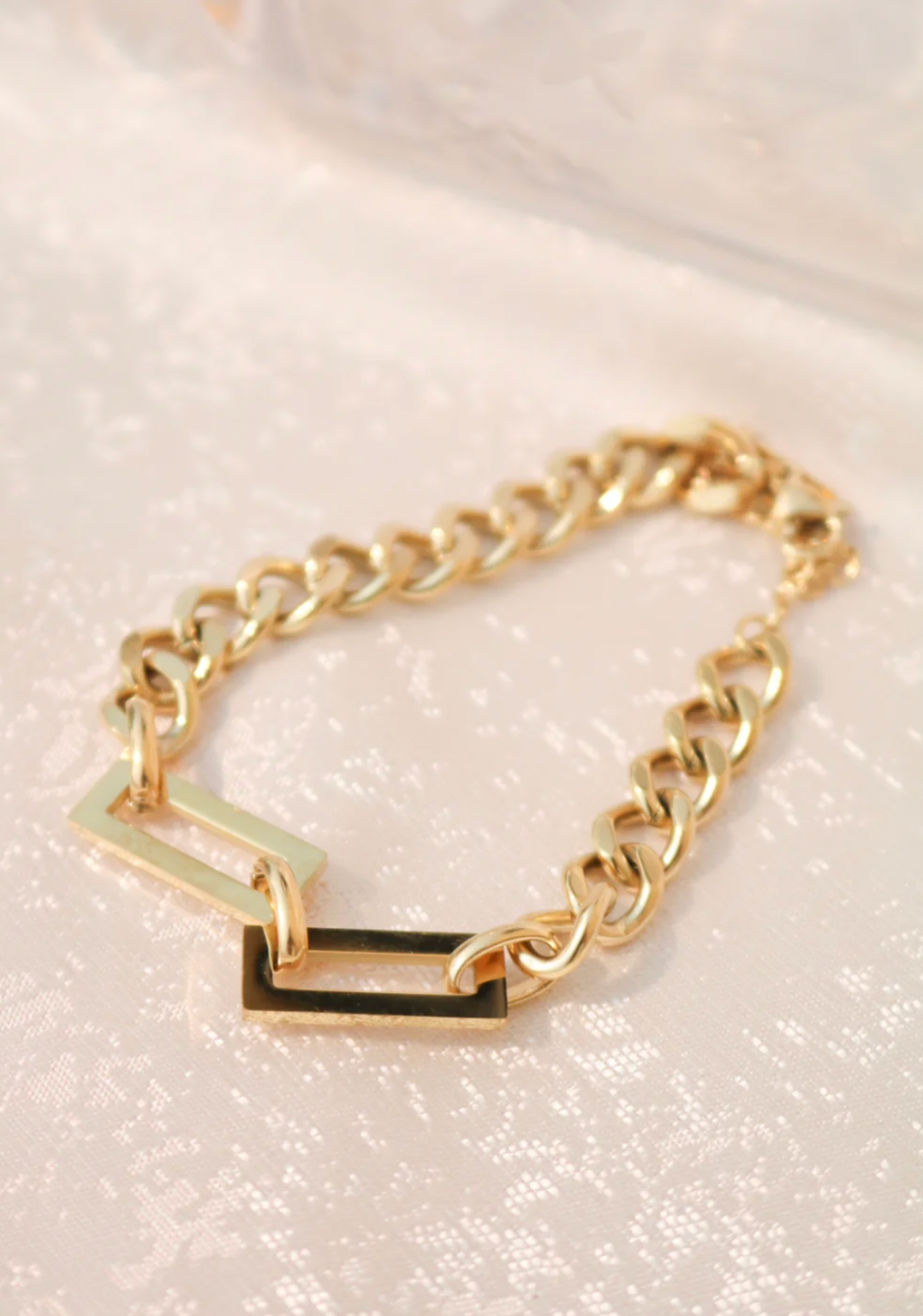 Iconic Betty~The Bianca Bracelet